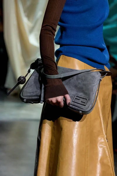 Look 52